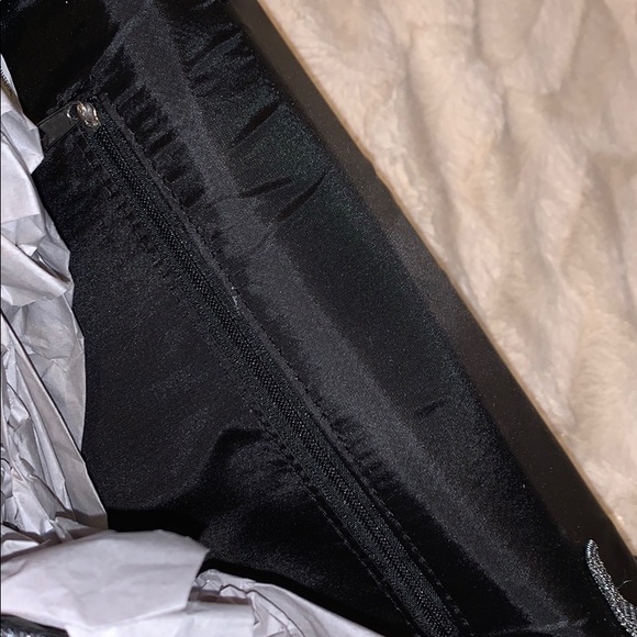 Sold 🦋Glam silver purse - Picture 4 of 4